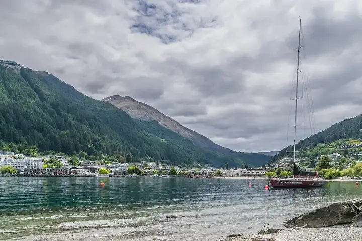 Queenstown Bay Lake Wakatipu