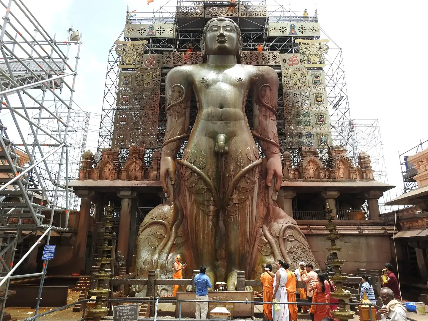 Shravanabelagola - Gommateshwara Statue