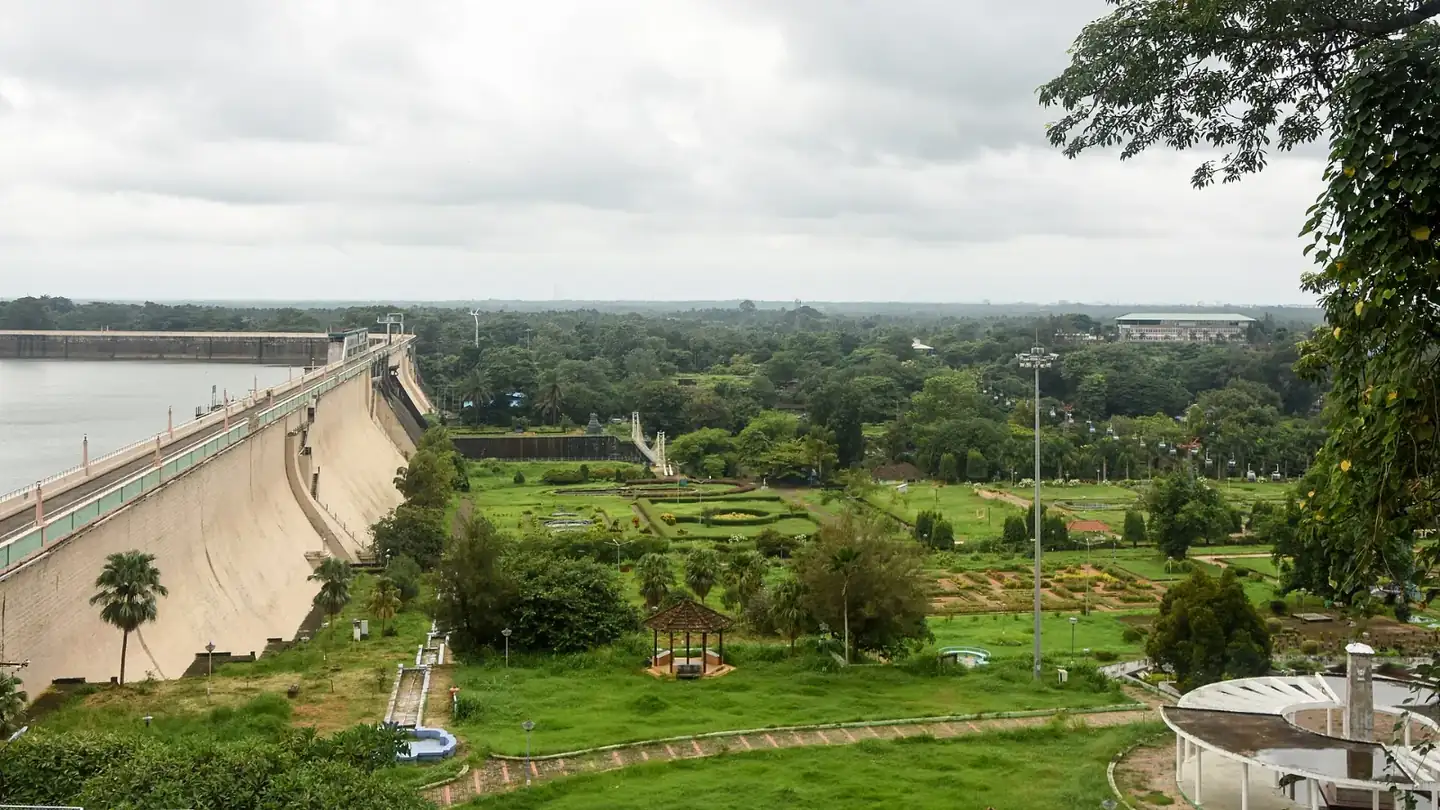 Malampuzha dam Garden mountains Kerala