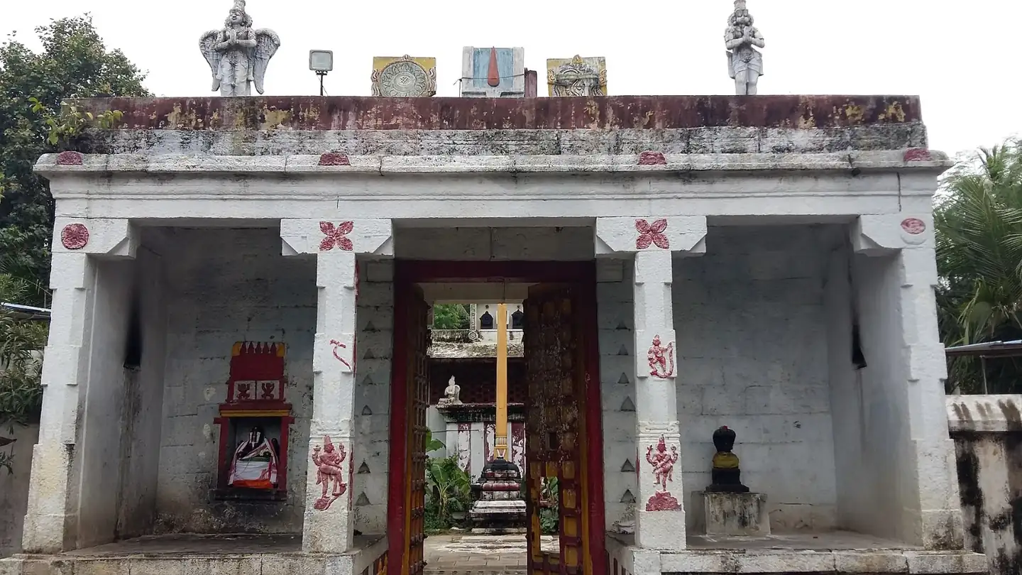 SADRAS MALAI MANDAL PERUMAL TEMPLE