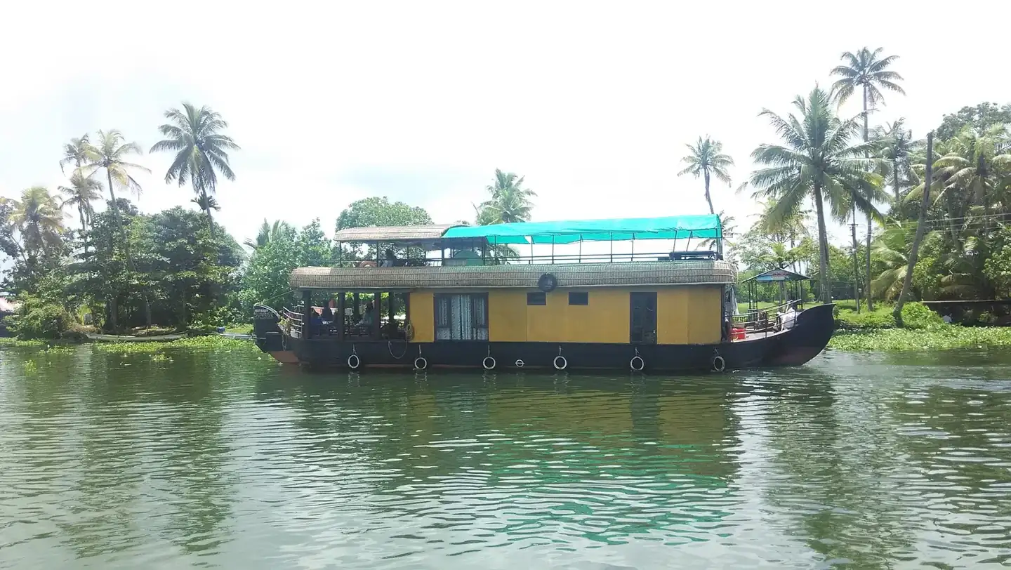 HouseBoat from Alappuzha Vembanad Kayal