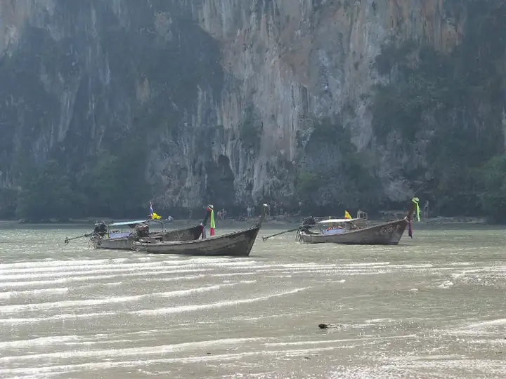 Longtail boats