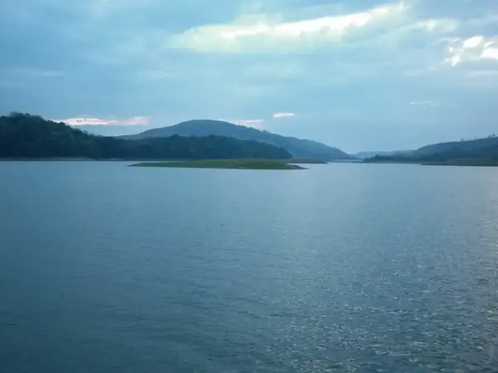 Thekkady Mullaperiyar Lake in Periyar Tiger Reserve - An evening