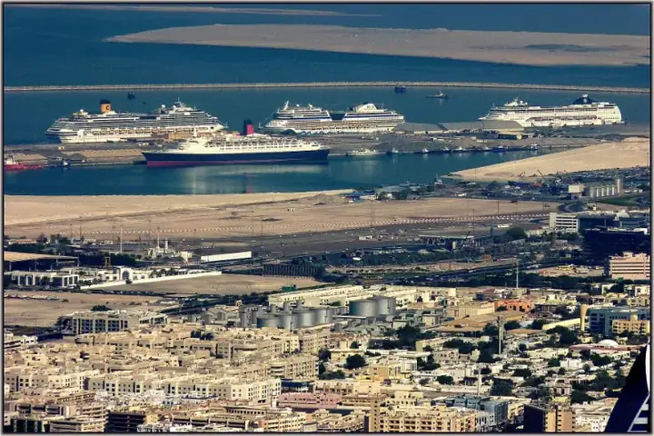 Cruise ships - Costa Favolosa in Dubai - panoramio