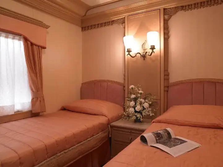 Golden Chariot cabin - double