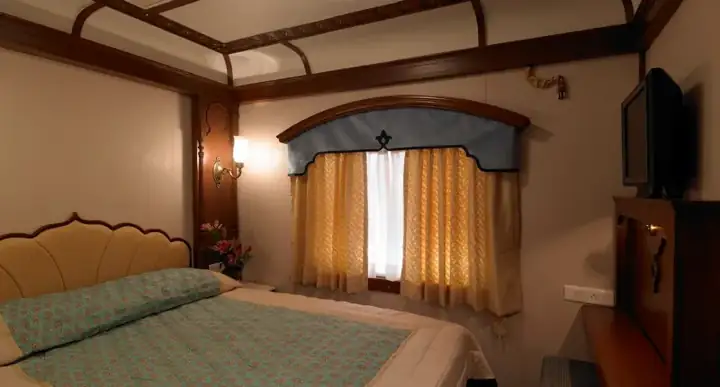 Golden Chariot suite - double