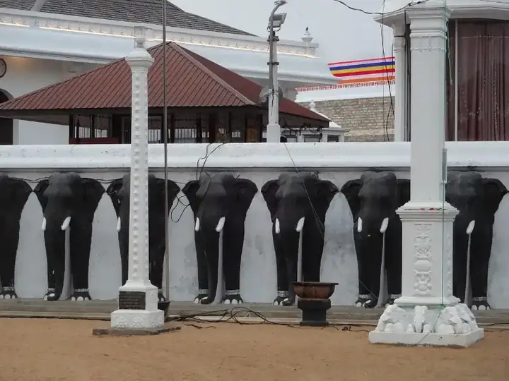 Ruwanwelisaya Stupa Anuradhapura