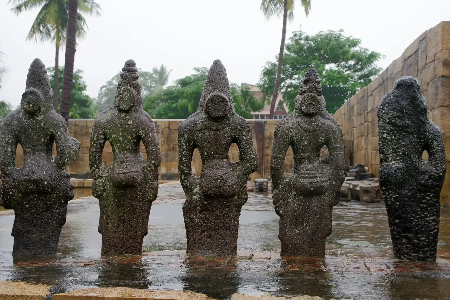 Gangaikonda Cholapuram sculpture