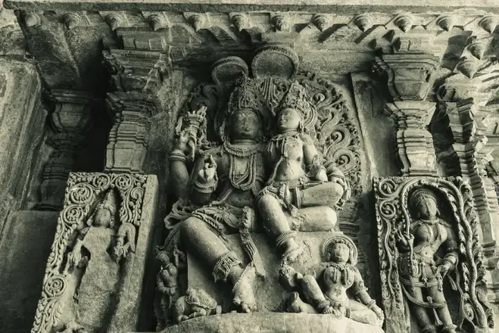 Sculptures at Hoysaleshwara temple
