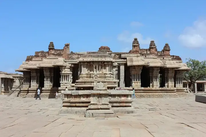 Stone chariot at the Vittala Temple, Hampi — a UNESCO World Heritage Site