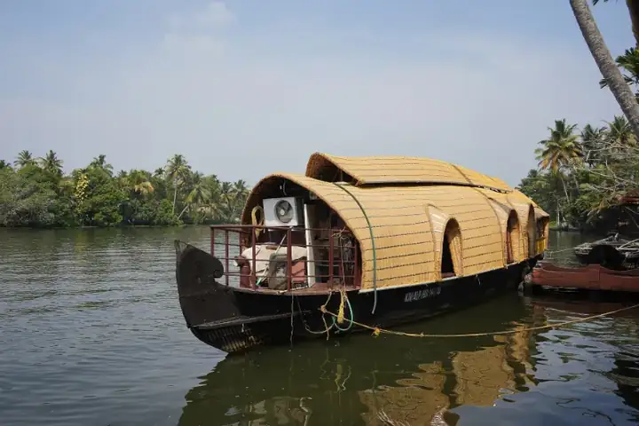 Nedumudy - Houseboat