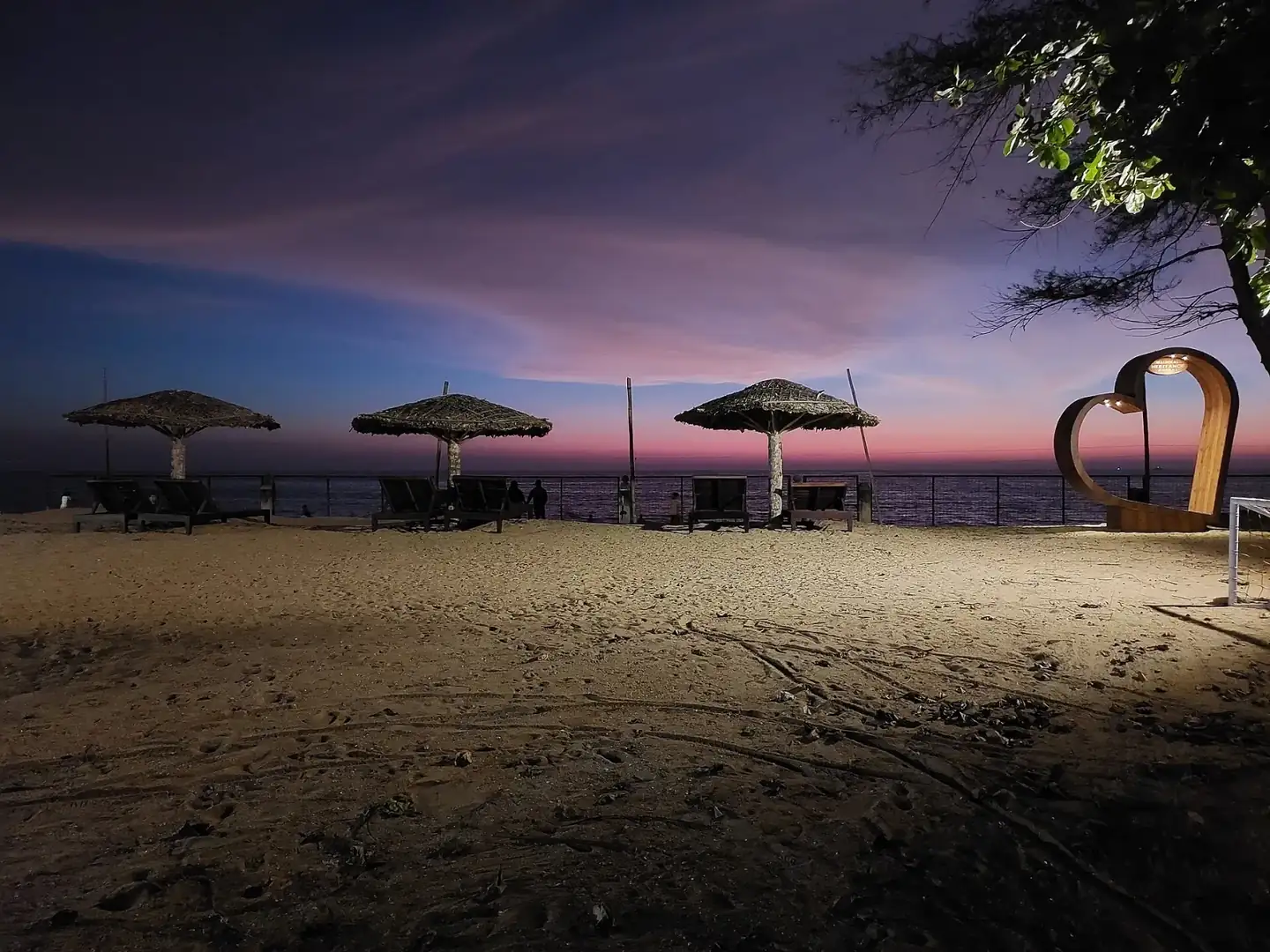 Cherai Beach scenery