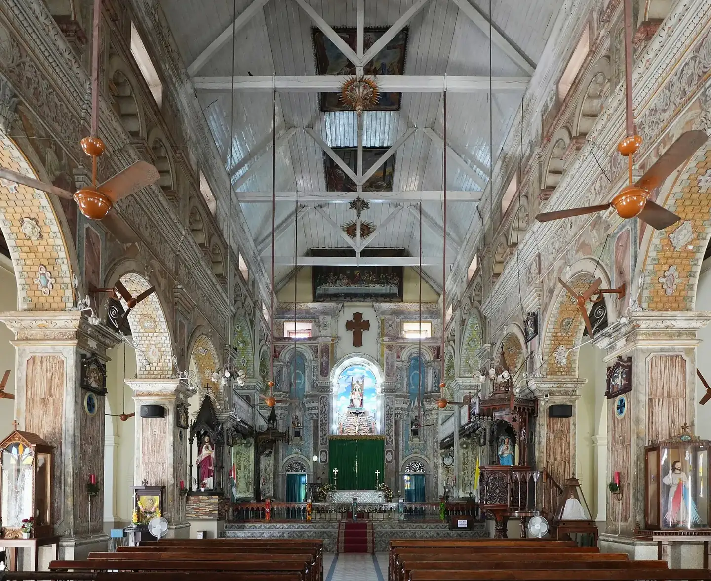 Santa Cruz Basilica Interior
