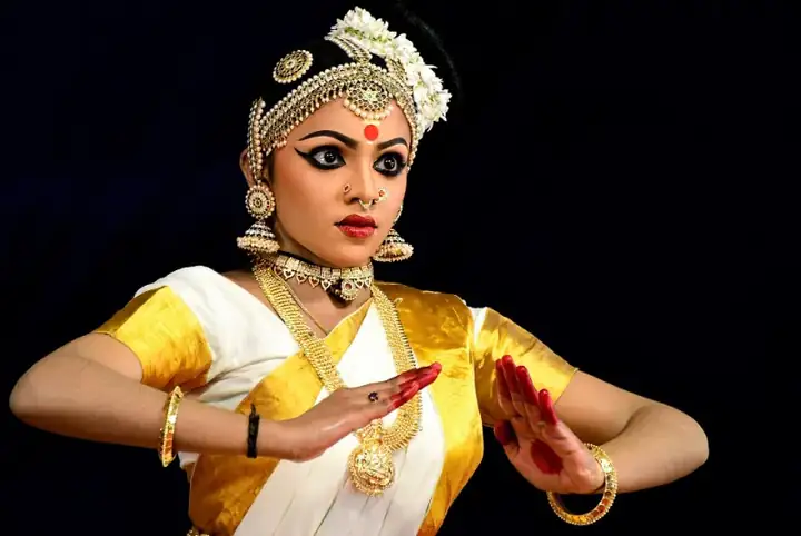 Mohiniyattam at Kerala School Kalolsavam