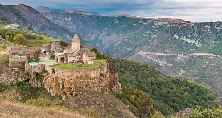 Monasterio de Tatev, Armenia, , DD 86-88 HDR