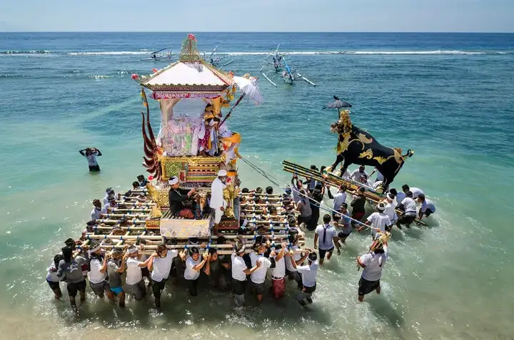 Ngaben di Nusa Penida