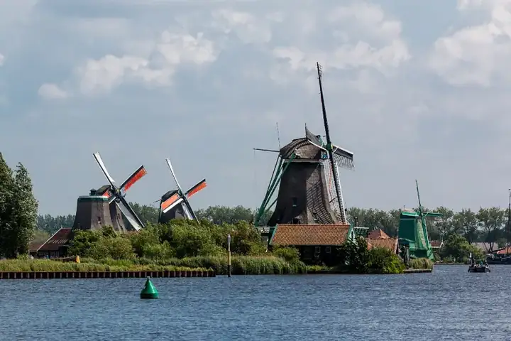 Romantic Escape To The Netherlands
