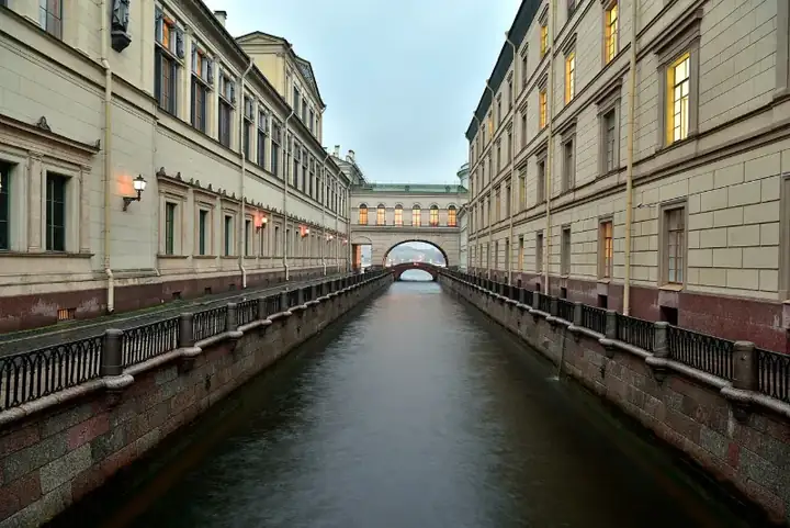 The ensemble of the Winter Palace and the Hermitage. Winter Groove