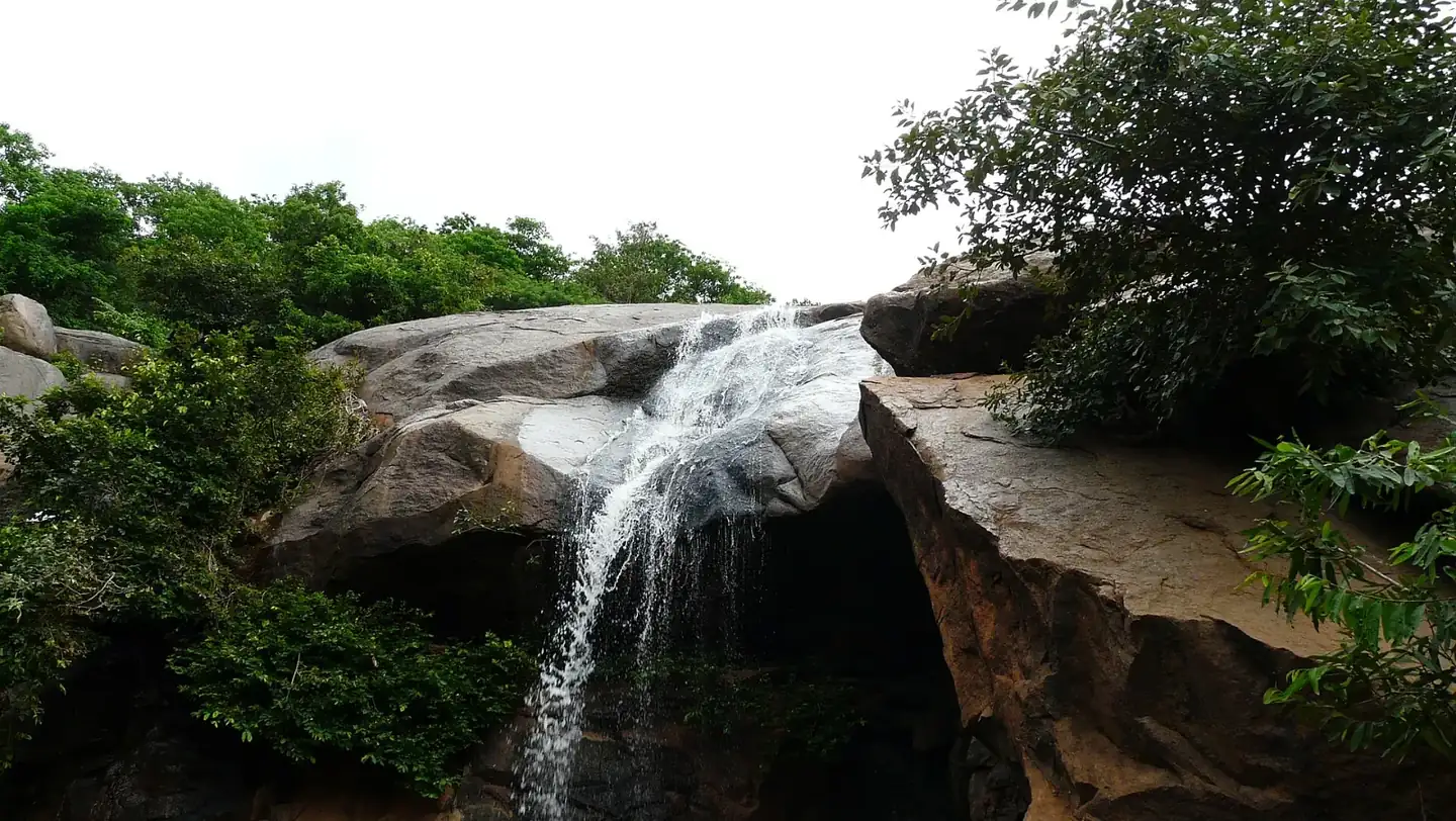 Jalagamparai Falls