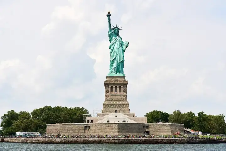 Statue of liberty front