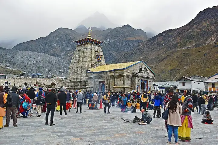 Devotees at Kedarnath temple, Uttrakhand